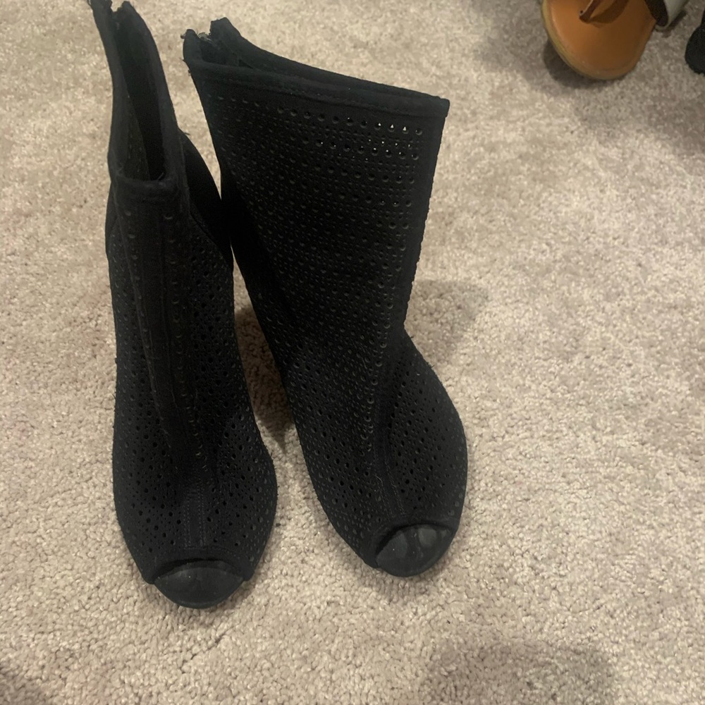 Chinese laundry open toe shoes
